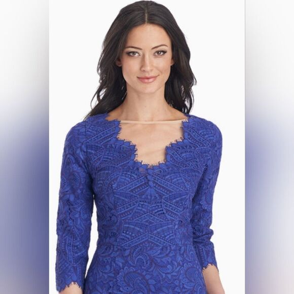 JS COLLECTION Simone V-Neck Lace Column Gown NWOT size 6 Marine Blue - Picture 3 of 7